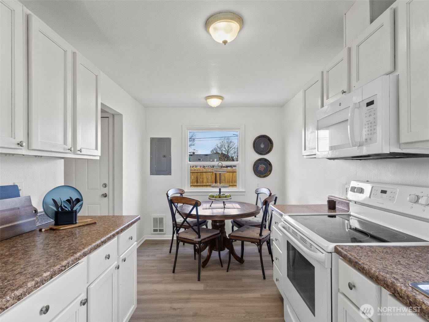 6802 S Oakes Street , Tacoma, WA 98409