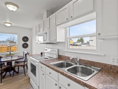 6802 S Oakes Street , Tacoma, WA 98409 - Photo 5