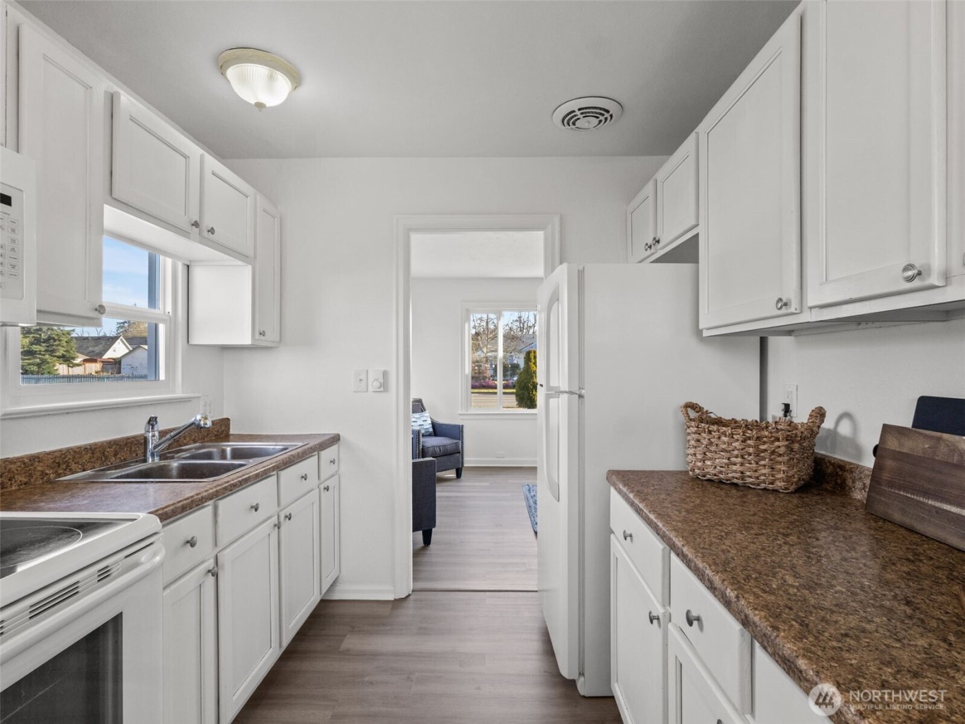 6802 S Oakes Street , Tacoma, WA 98409