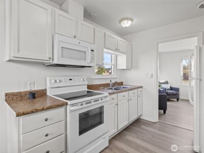 6802 S Oakes Street , Tacoma, WA 98409 - Photo 7