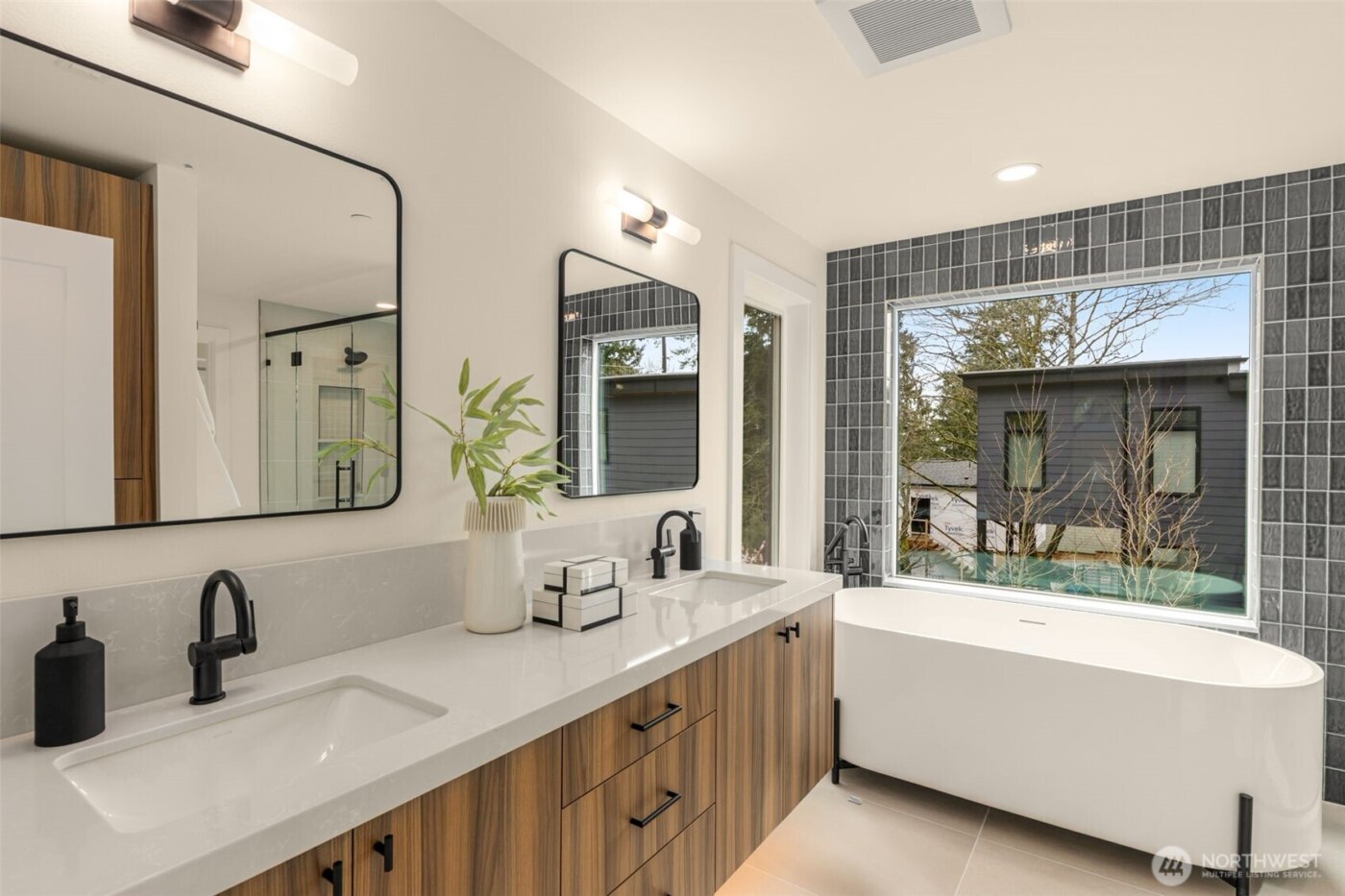 11415 NE 91st Street , Kirkland, WA 98033