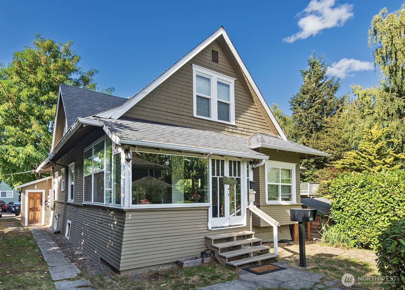 5619 16th Avenue NE, Seattle, WA 98105