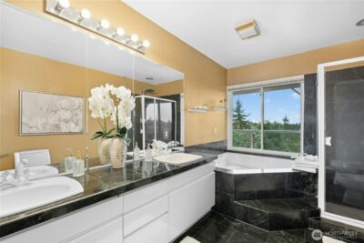 13603 SE 55th Place , Bellevue, WA 98006 - Photo 26