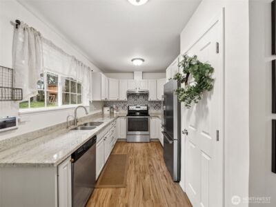 27306 100th Avenue E, Graham, WA 98338 - Photo 8