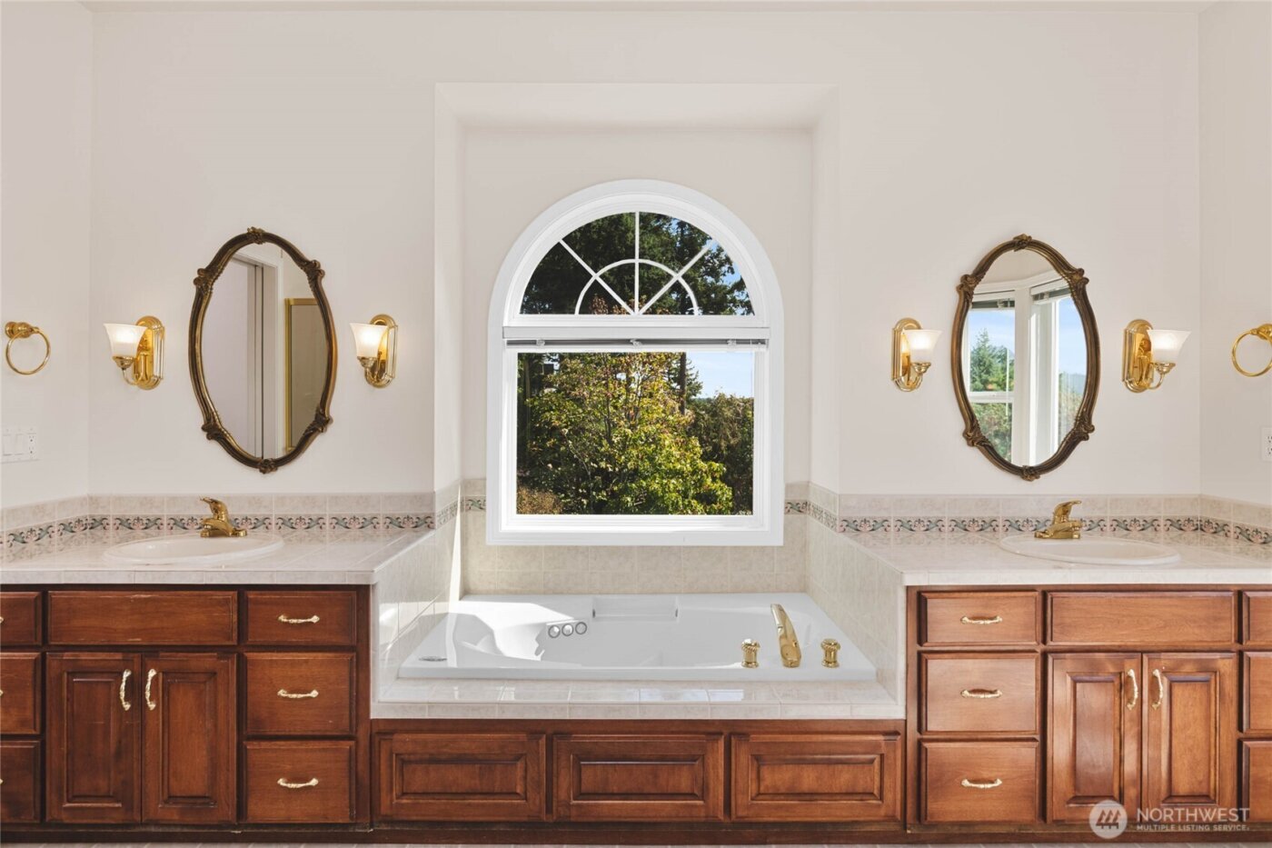 8661 Southridge Place , Anacortes, WA 98221