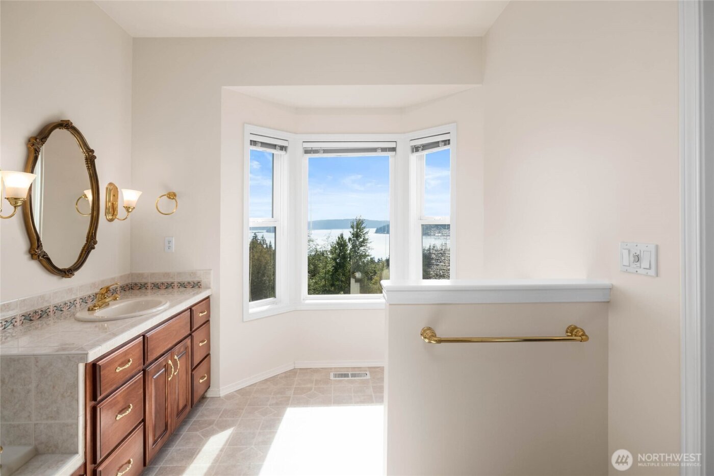 8661 Southridge Place , Anacortes, WA 98221