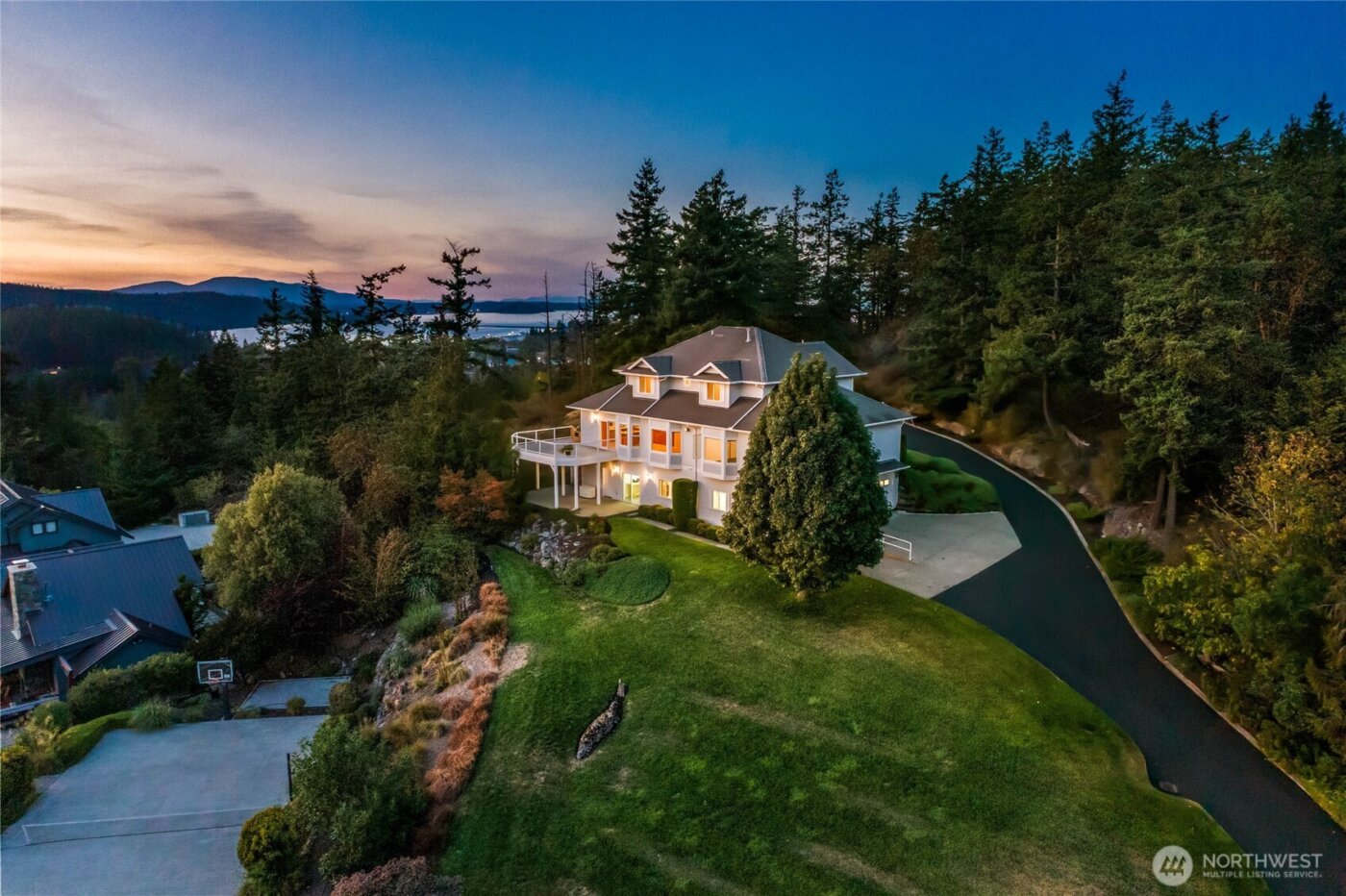 8661 Southridge Place , Anacortes, WA 98221