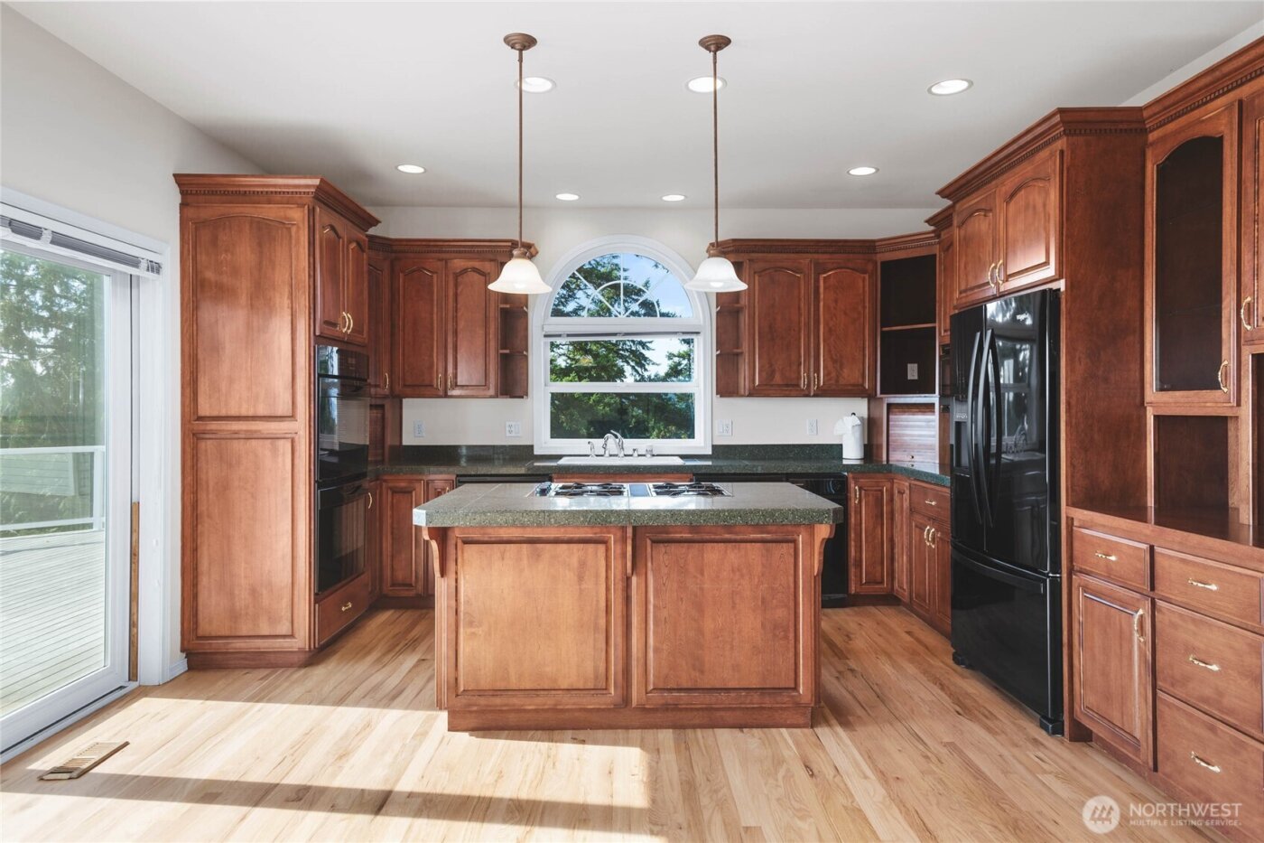 8661 Southridge Place , Anacortes, WA 98221