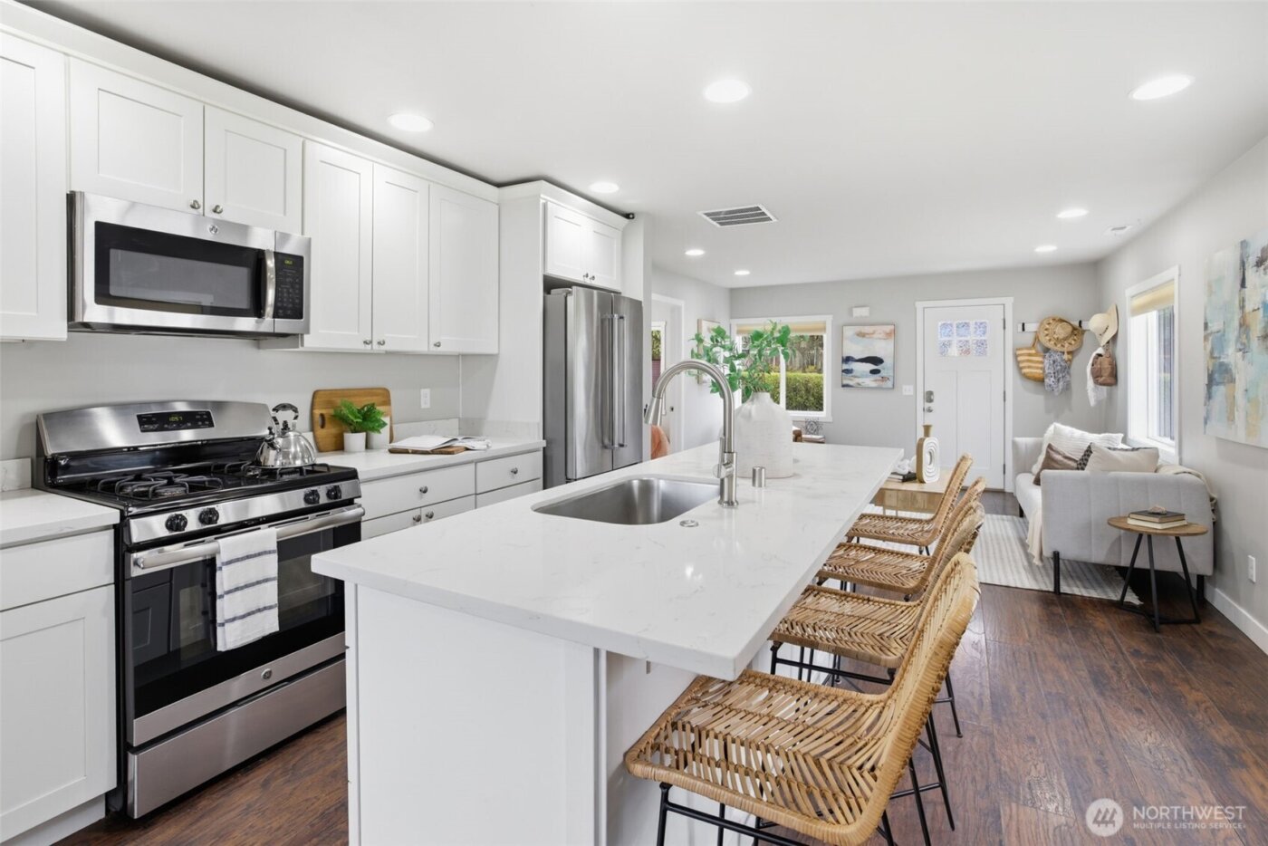 8719 16th Avenue SW, Seattle, WA 98106