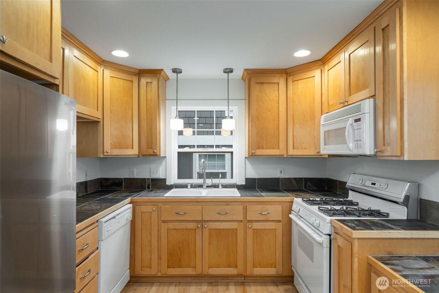 910 N 74th Street , Seattle, WA 98103