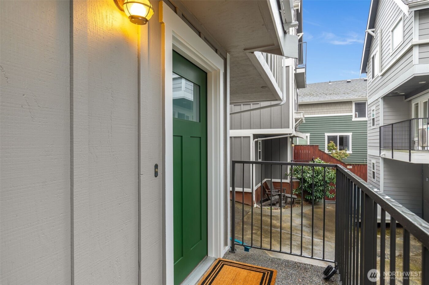 910 N 74th Street , Seattle, WA 98103