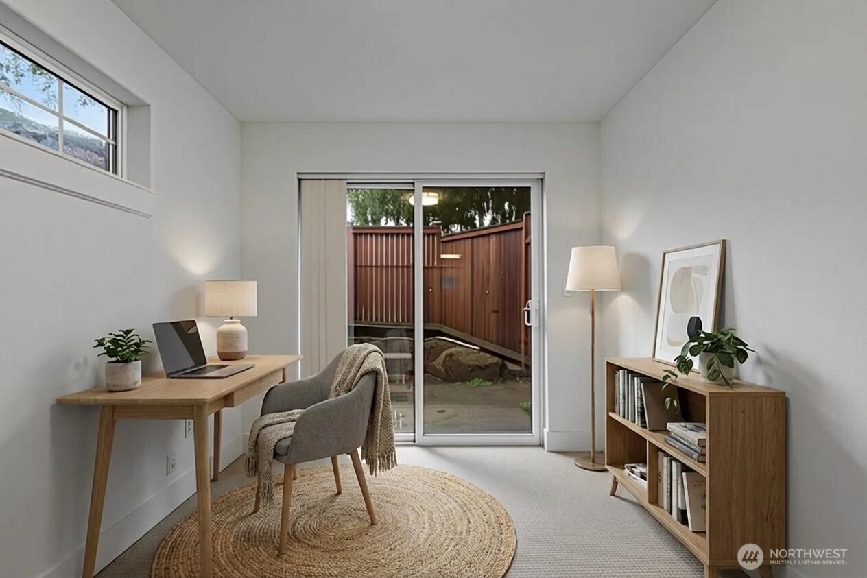 910 N 74th Street , Seattle, WA 98103