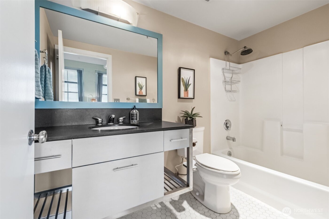 1120 Cliff Avenue #501, Tacoma, WA 98402