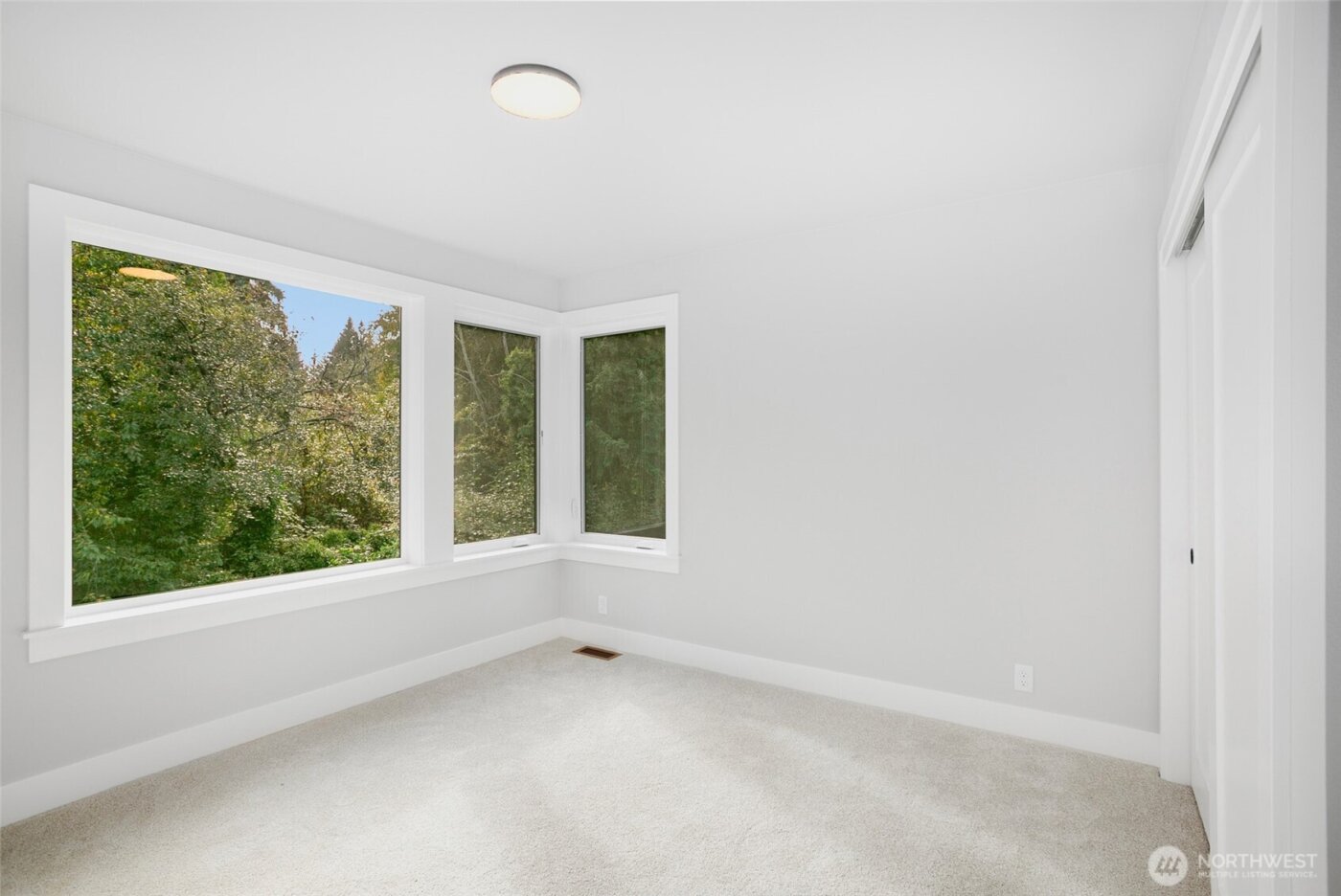 13105 SE 19th Court , Bellevue, WA 98005