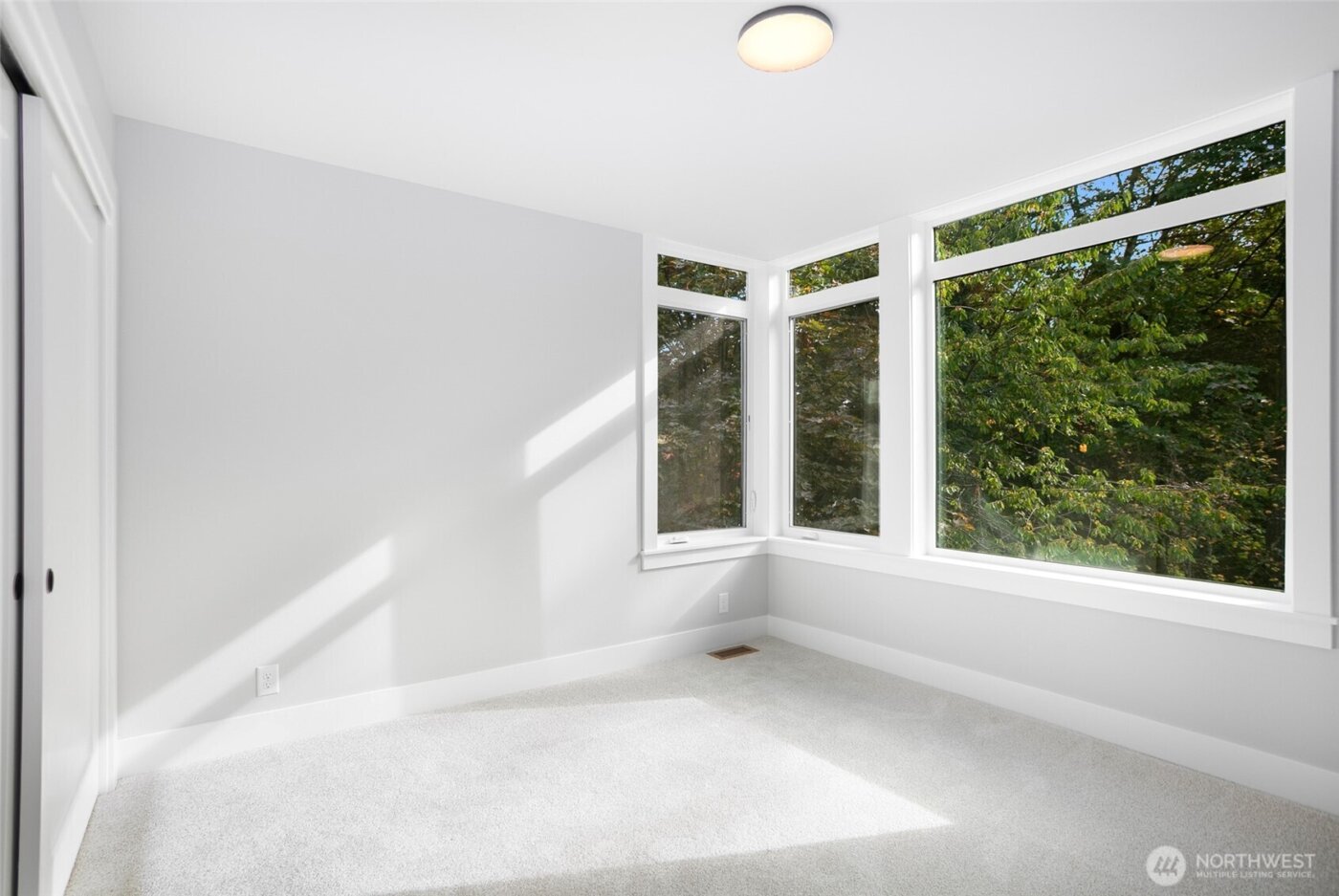 13105 SE 19th Court , Bellevue, WA 98005