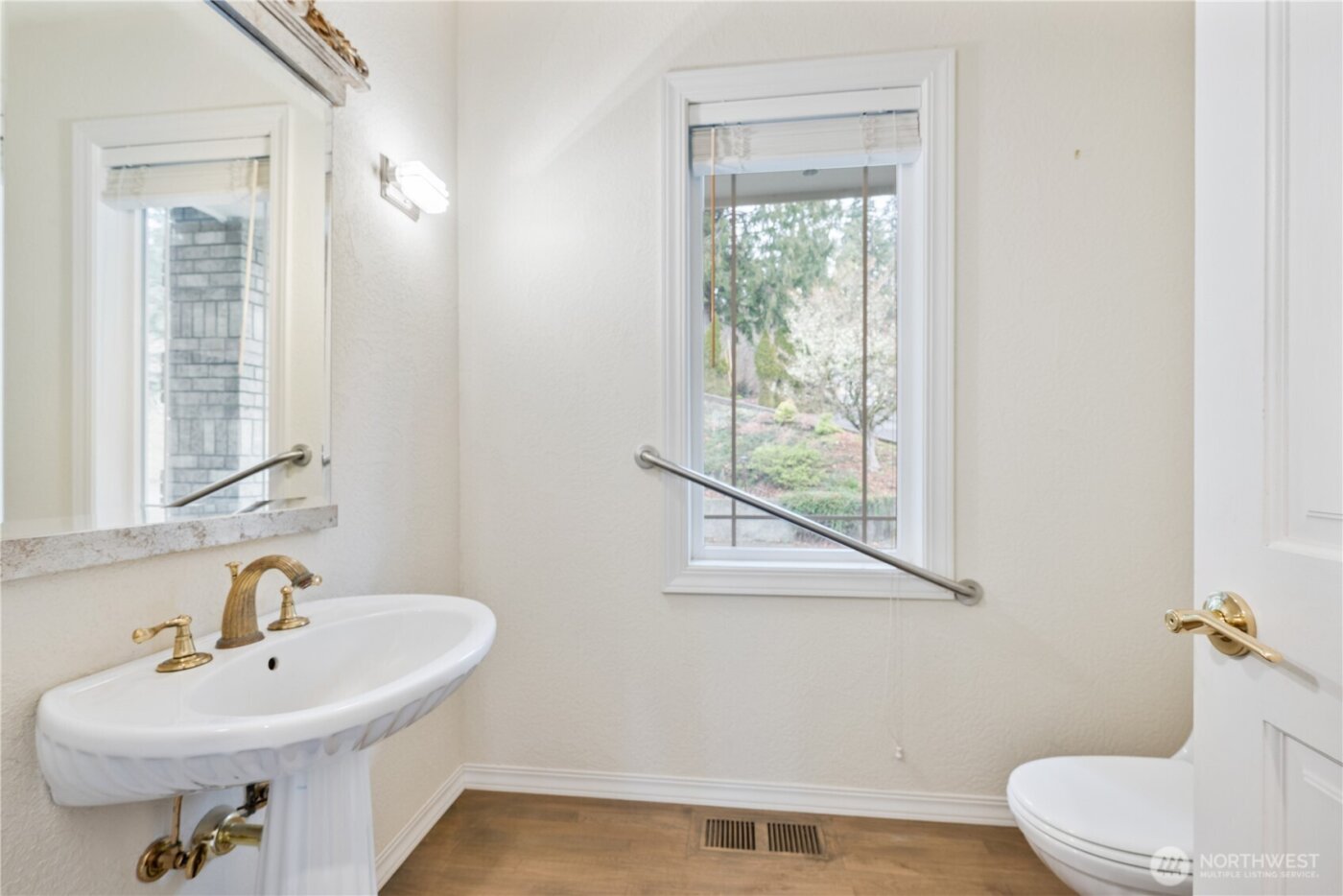 229 Sunset Drive , Longview, WA 98632