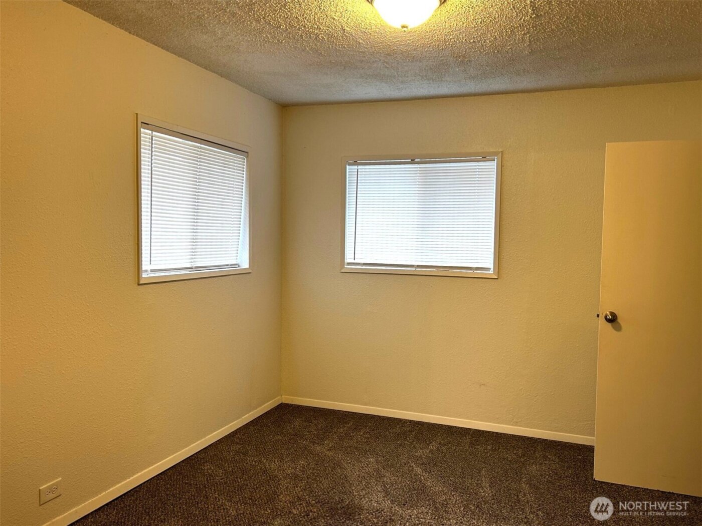 537 16th , Longview, WA 98632