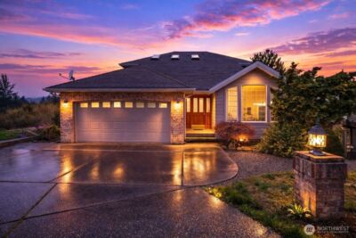 1924 5th Street SE, Puyallup, WA 98372 - Photo 2