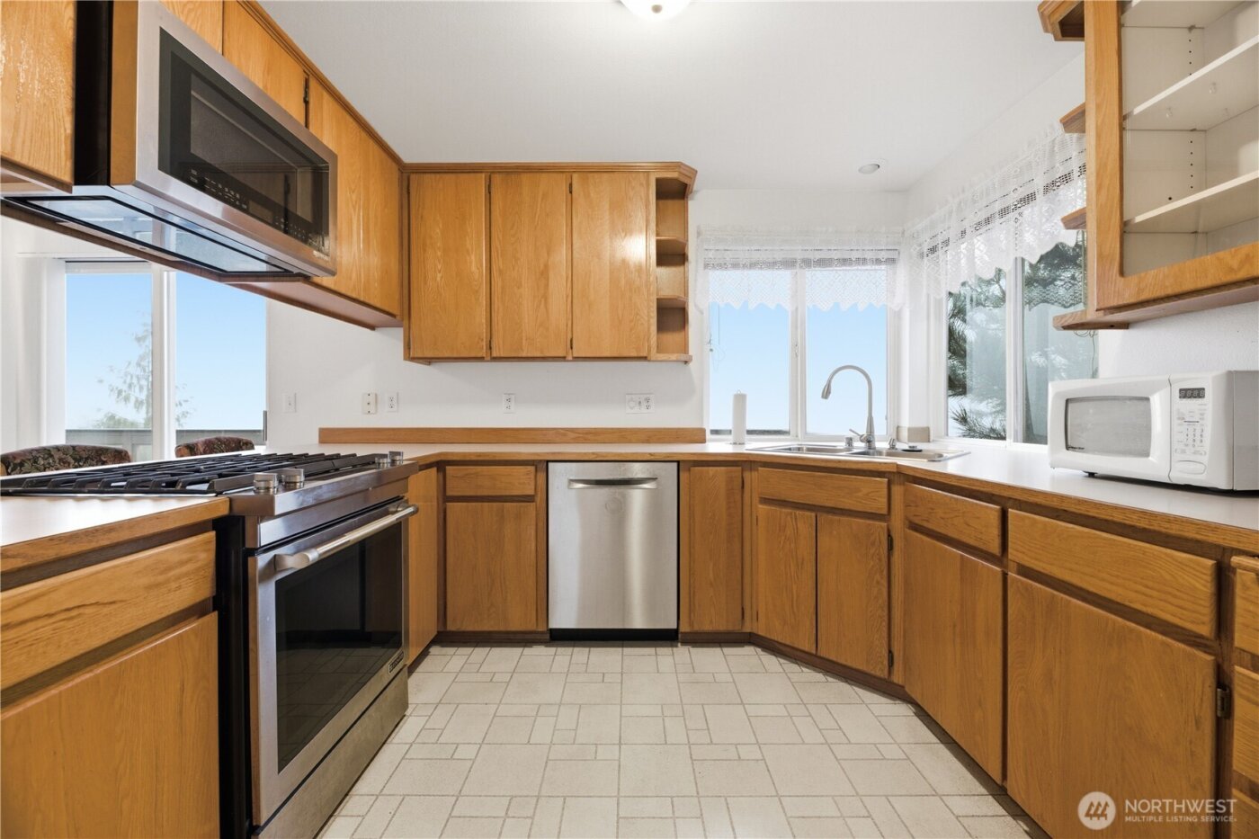 1924 5th Street SE, Puyallup, WA 98372