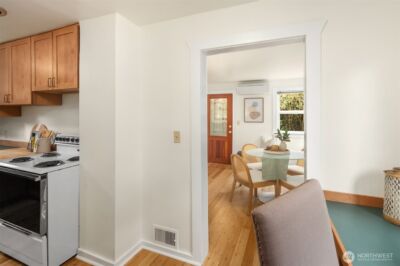 548 NE 102nd Street , Seattle, WA 98125-7418 - Photo 14