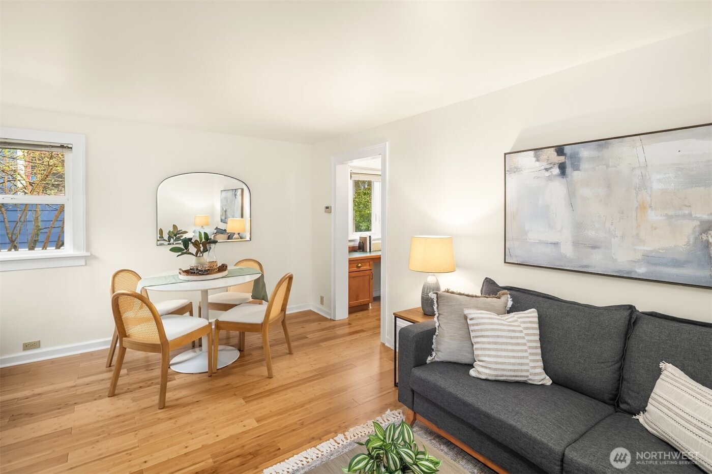 548 NE 102nd Street , Seattle, WA 98125-7418