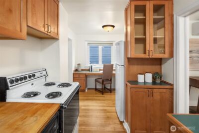 548 NE 102nd Street , Seattle, WA 98125-7418 - Photo 9