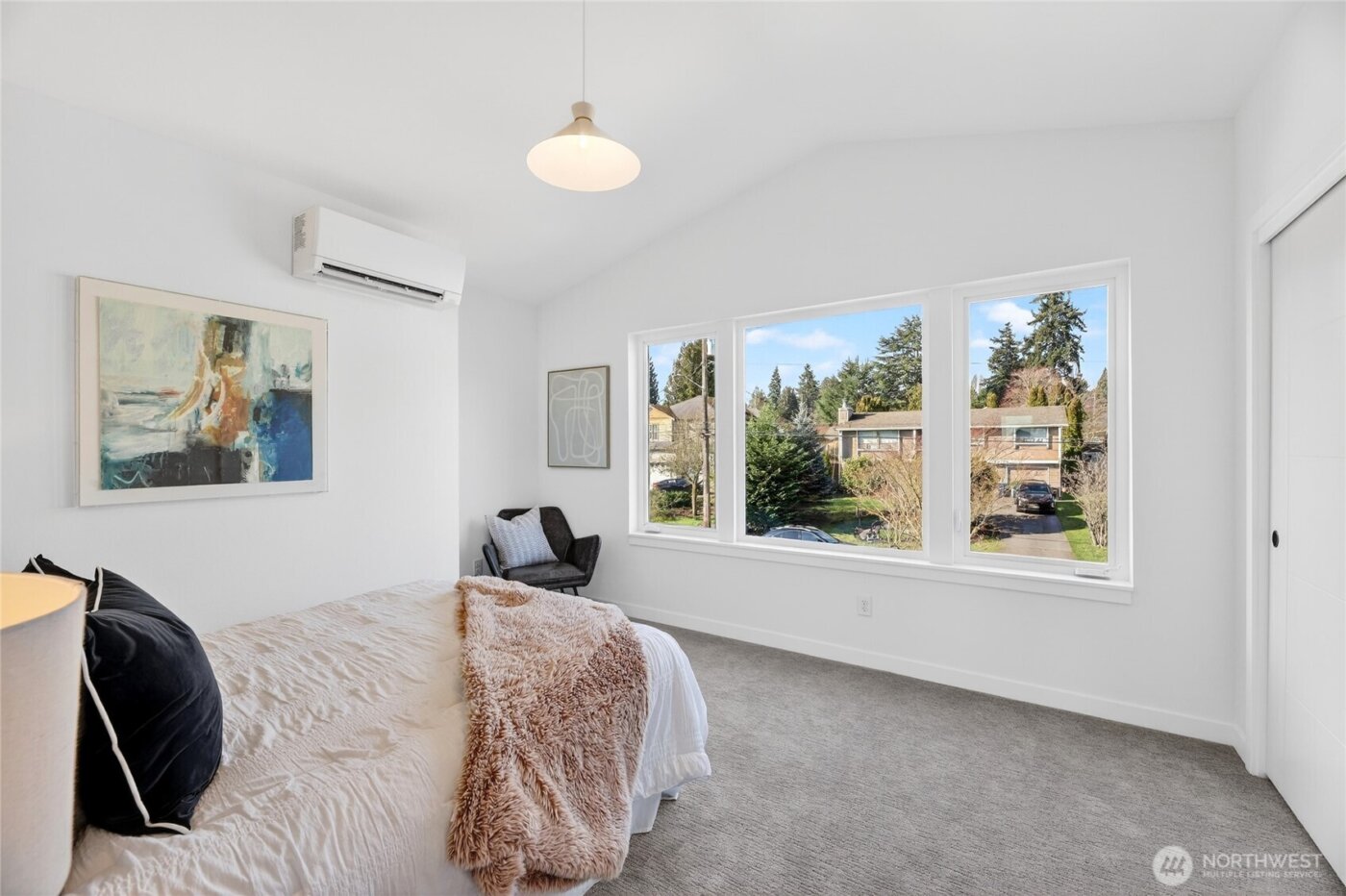 11738 23rd Avenue NE, Seattle, WA 98125