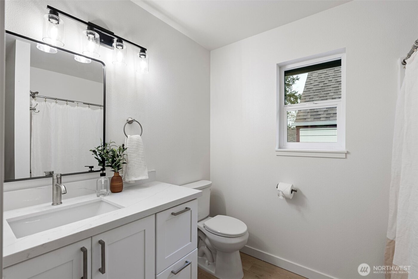 1925 5th Street , Bremerton, WA 98337