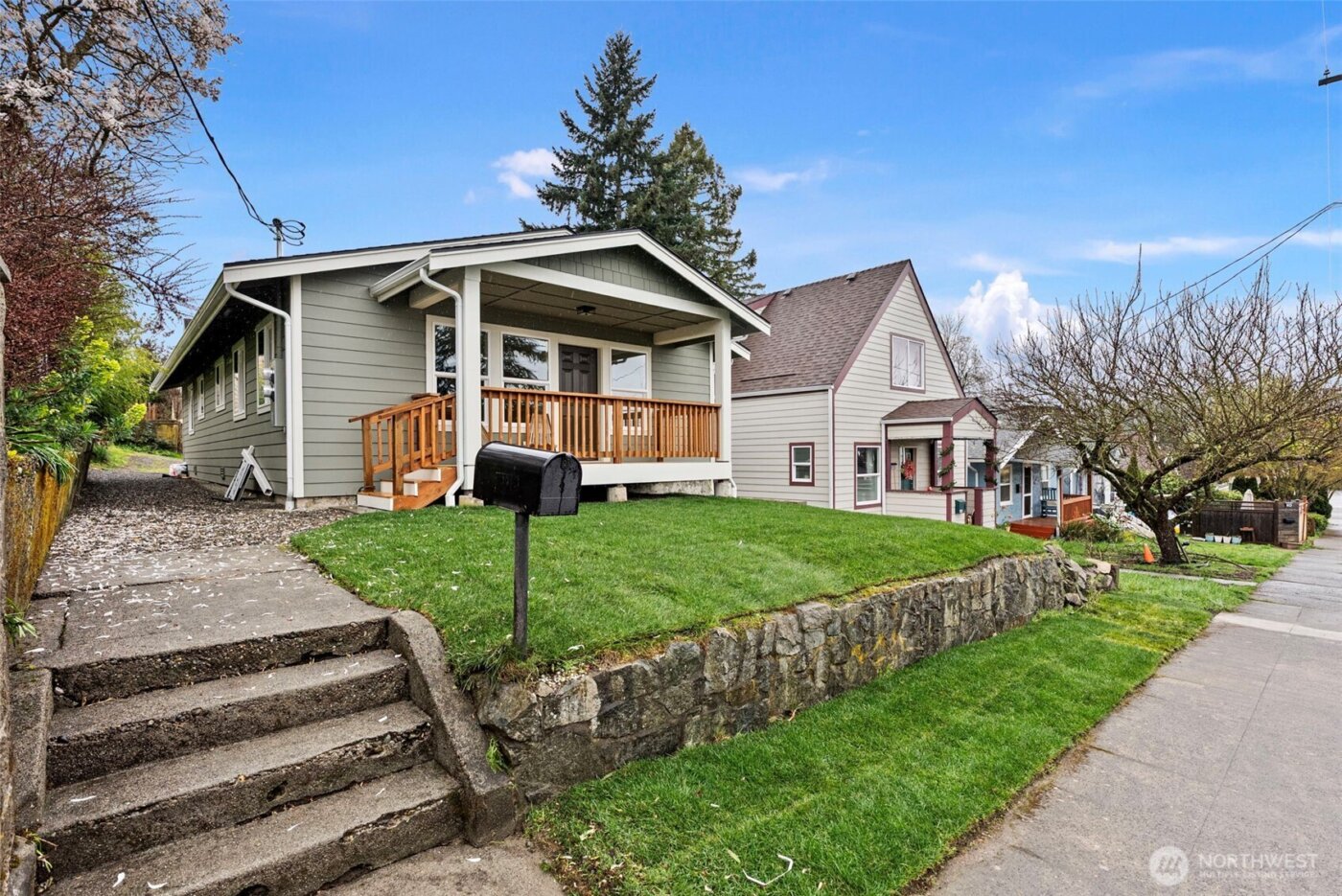 1925 5th Street , Bremerton, WA 98337