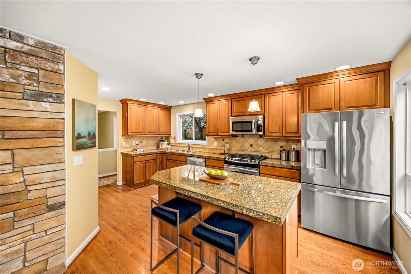 231 105th Avenue SE, Bellevue, WA 98004