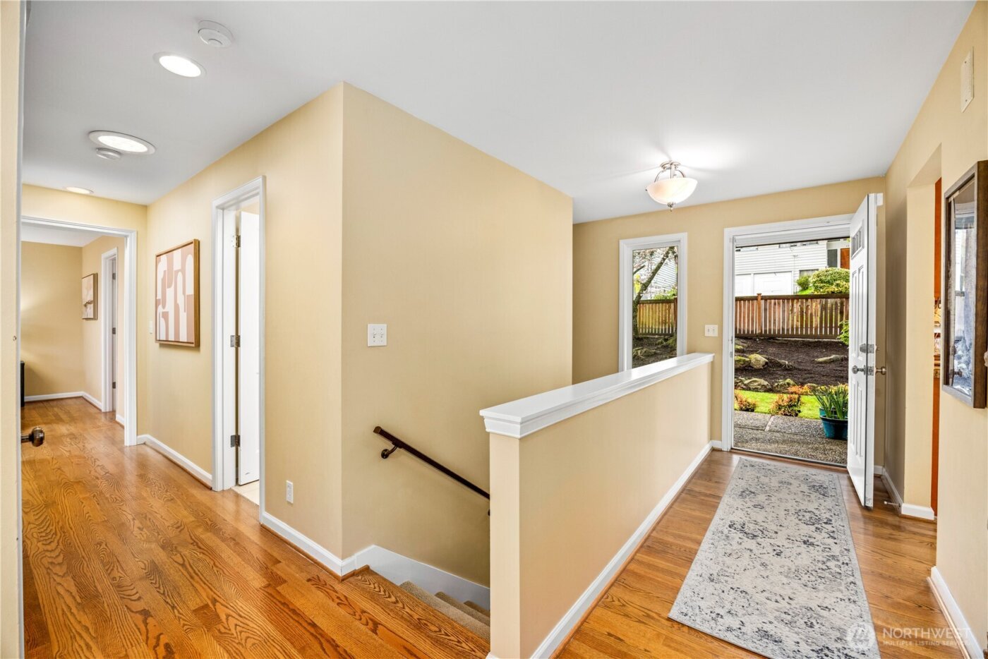 231 105th Avenue SE, Bellevue, WA 98004