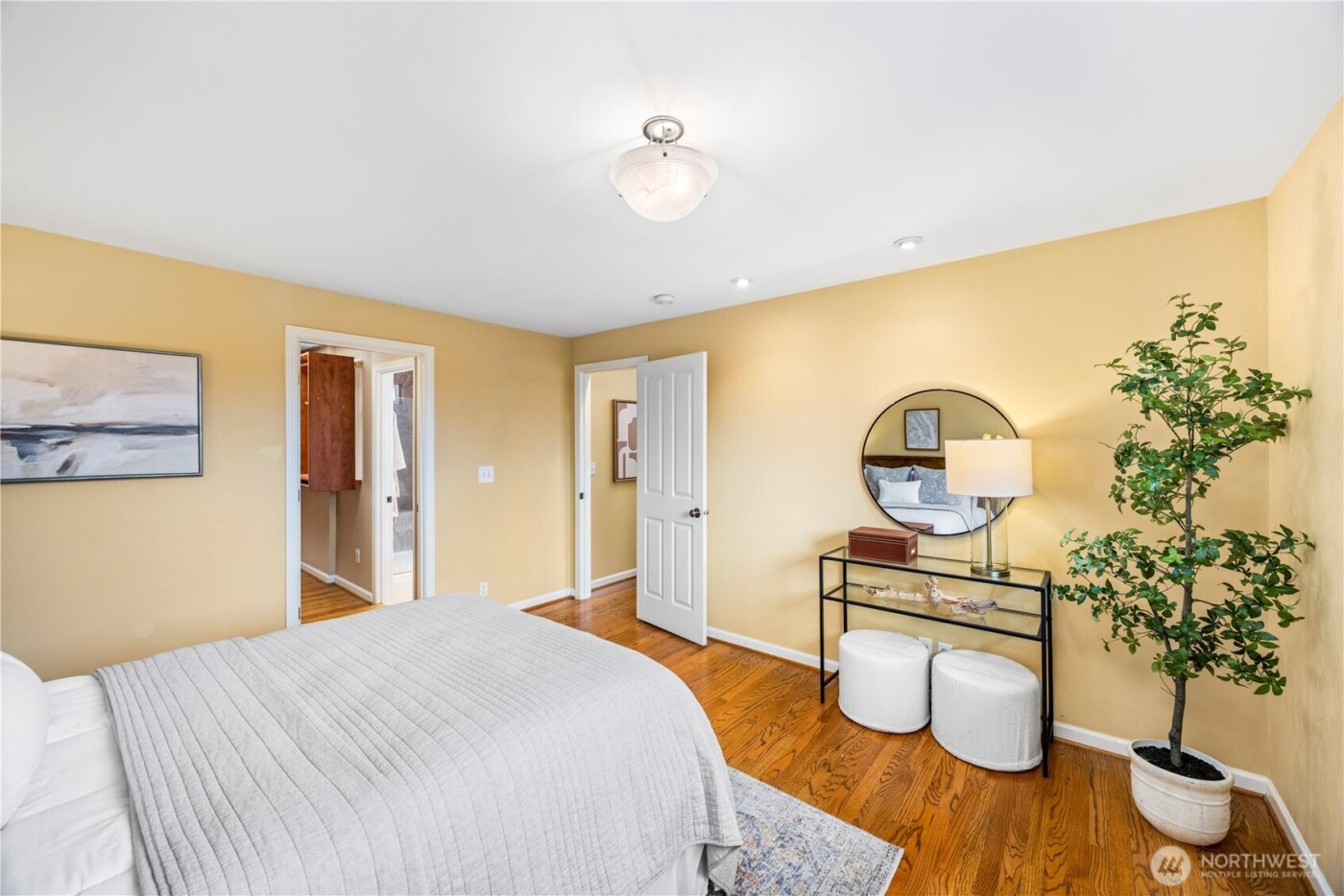 231 105th Avenue SE, Bellevue, WA 98004