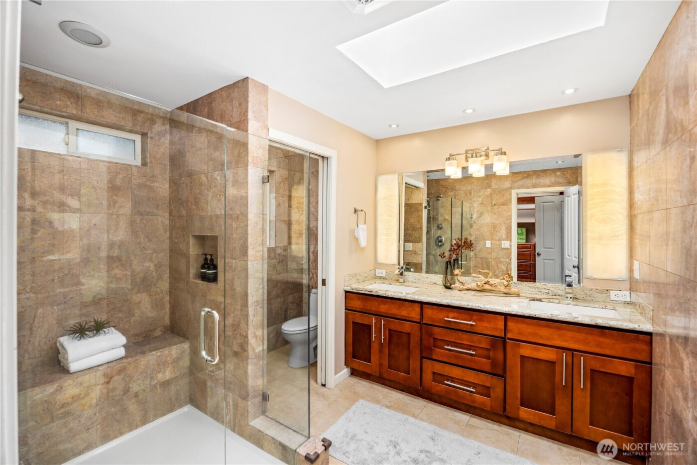 231 105th Avenue SE, Bellevue, WA 98004