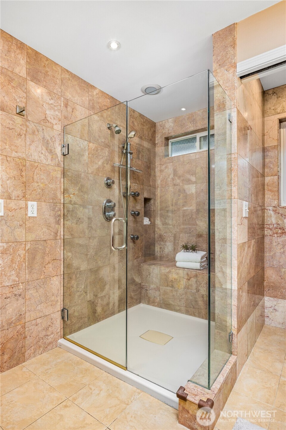 231 105th Avenue SE, Bellevue, WA 98004