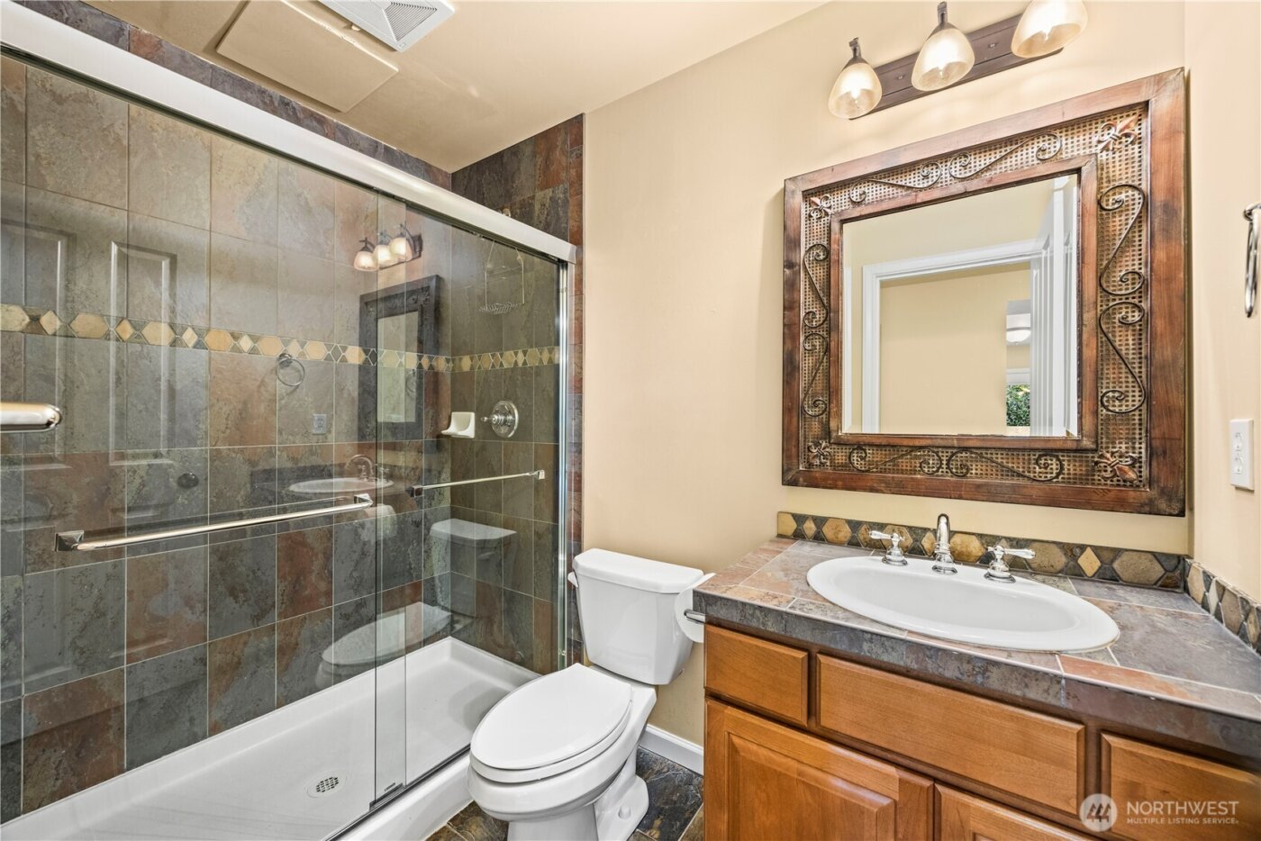 231 105th Avenue SE, Bellevue, WA 98004