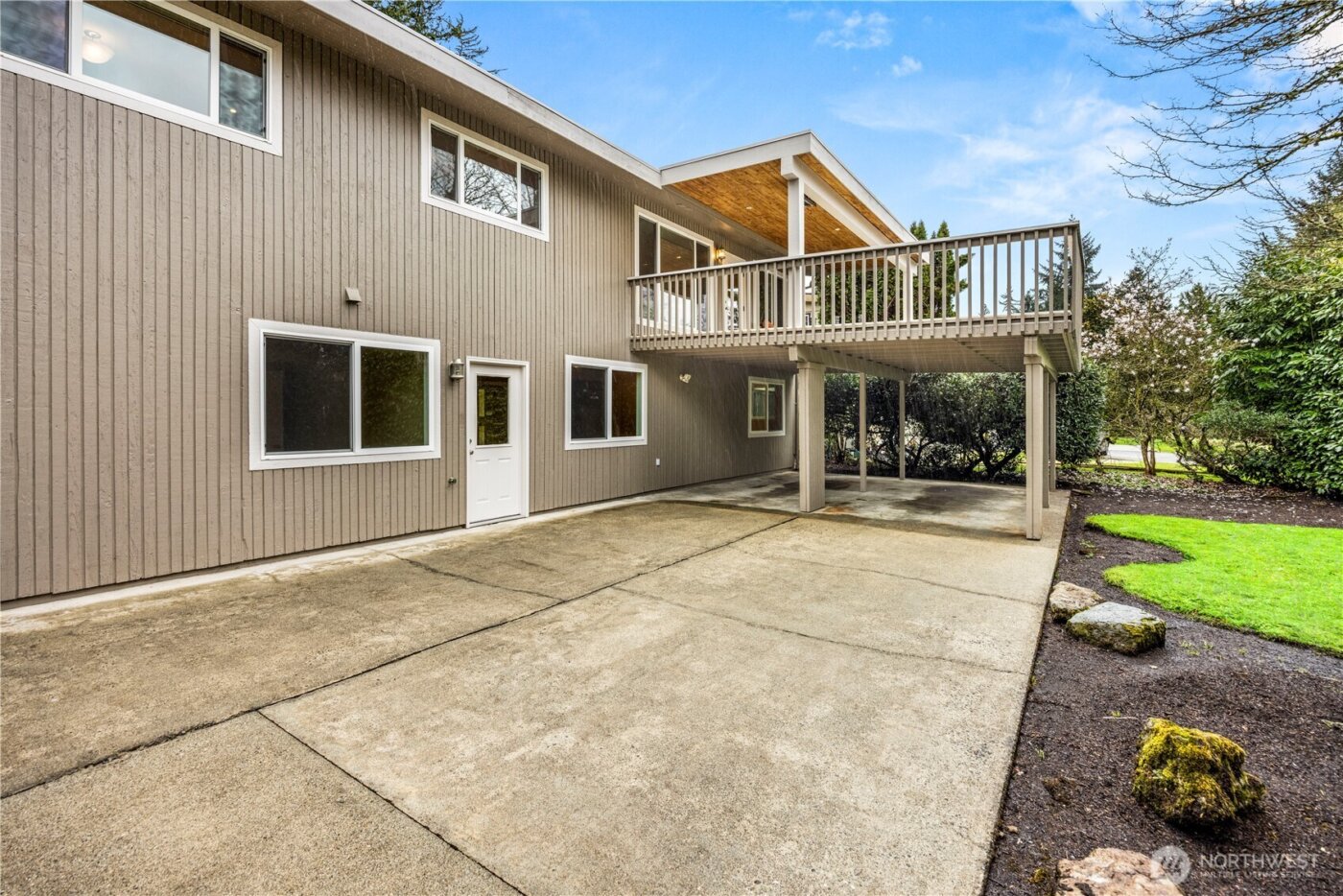 231 105th Avenue SE, Bellevue, WA 98004