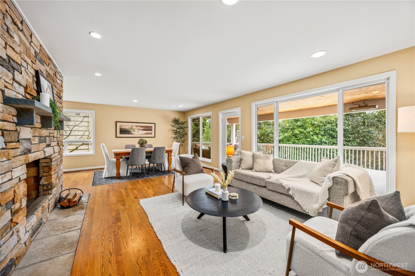 231 105th Avenue SE, Bellevue, WA 98004