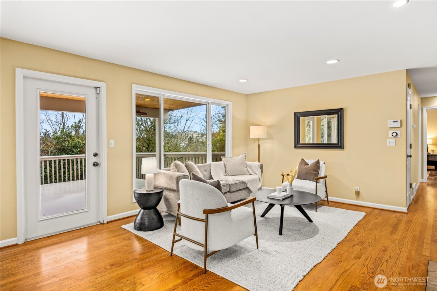 231 105th Avenue SE, Bellevue, WA 98004