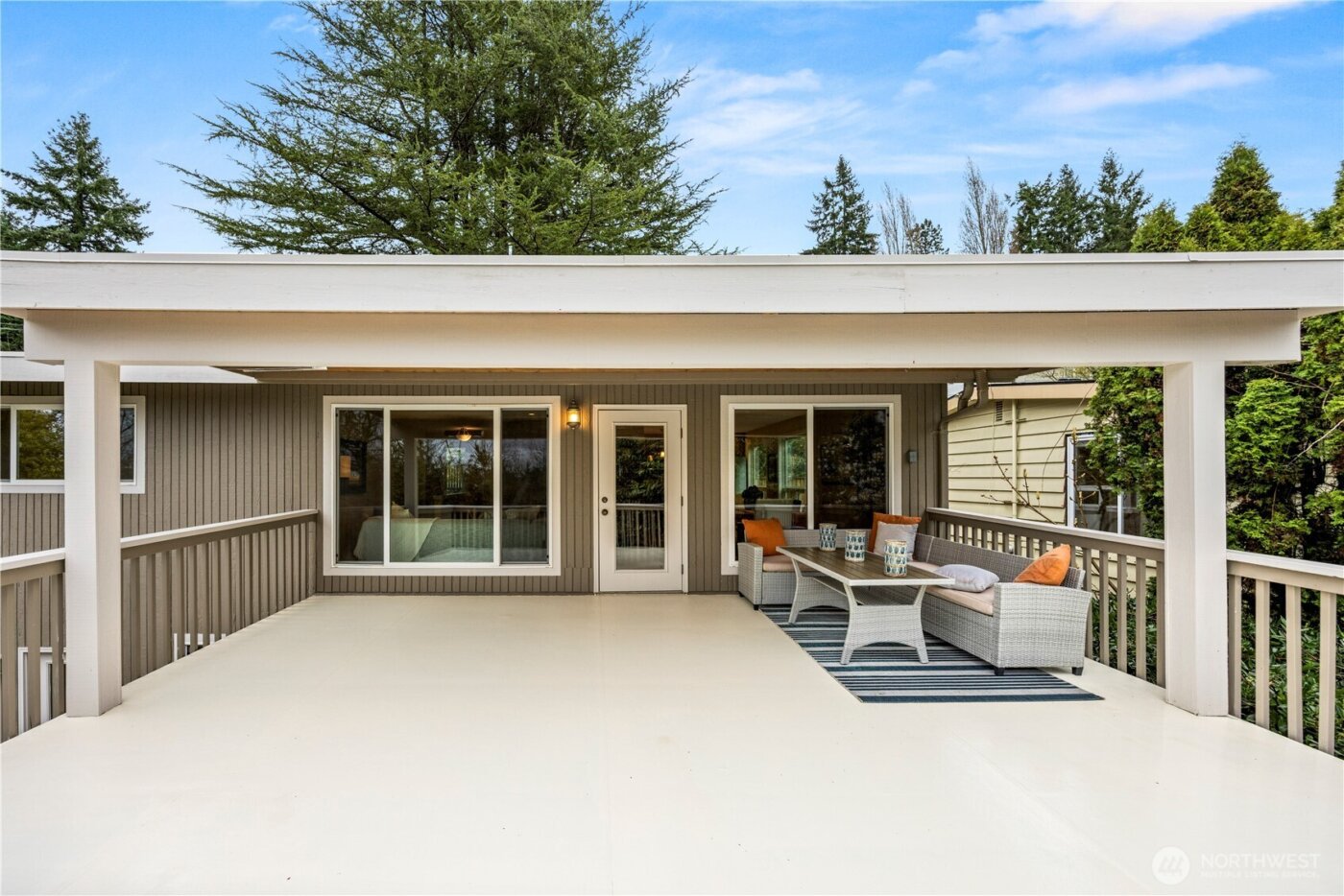 231 105th Avenue SE, Bellevue, WA 98004