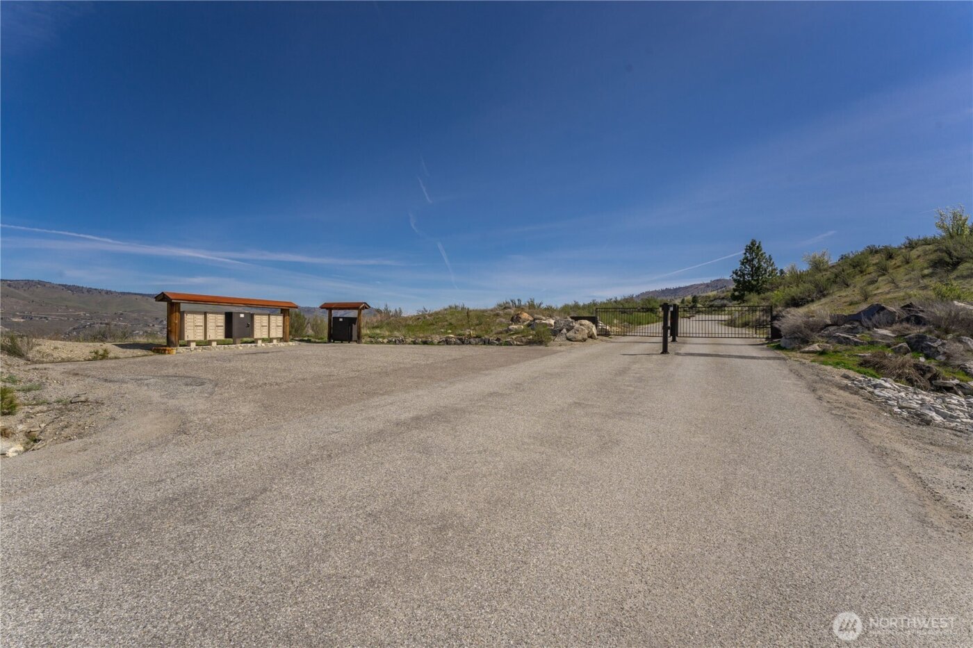 295 Hawks Ridge Road , Chelan, WA 98816