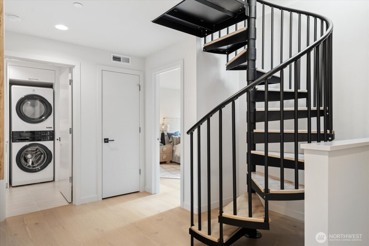 282 118th Avenue SE, Bellevue, WA 98005