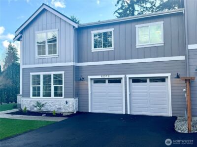 9207 NE 175th Street #B, Bothell, WA 98011