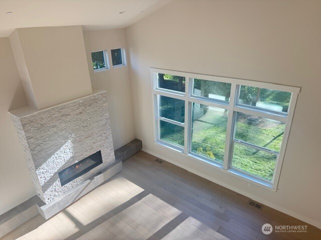 9207 NE 175th Street #B, Bothell, WA 98011