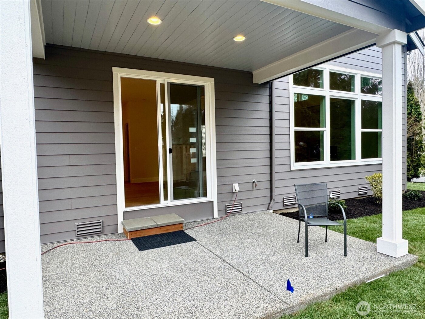 9207 NE 175th Street #B, Bothell, WA 98011