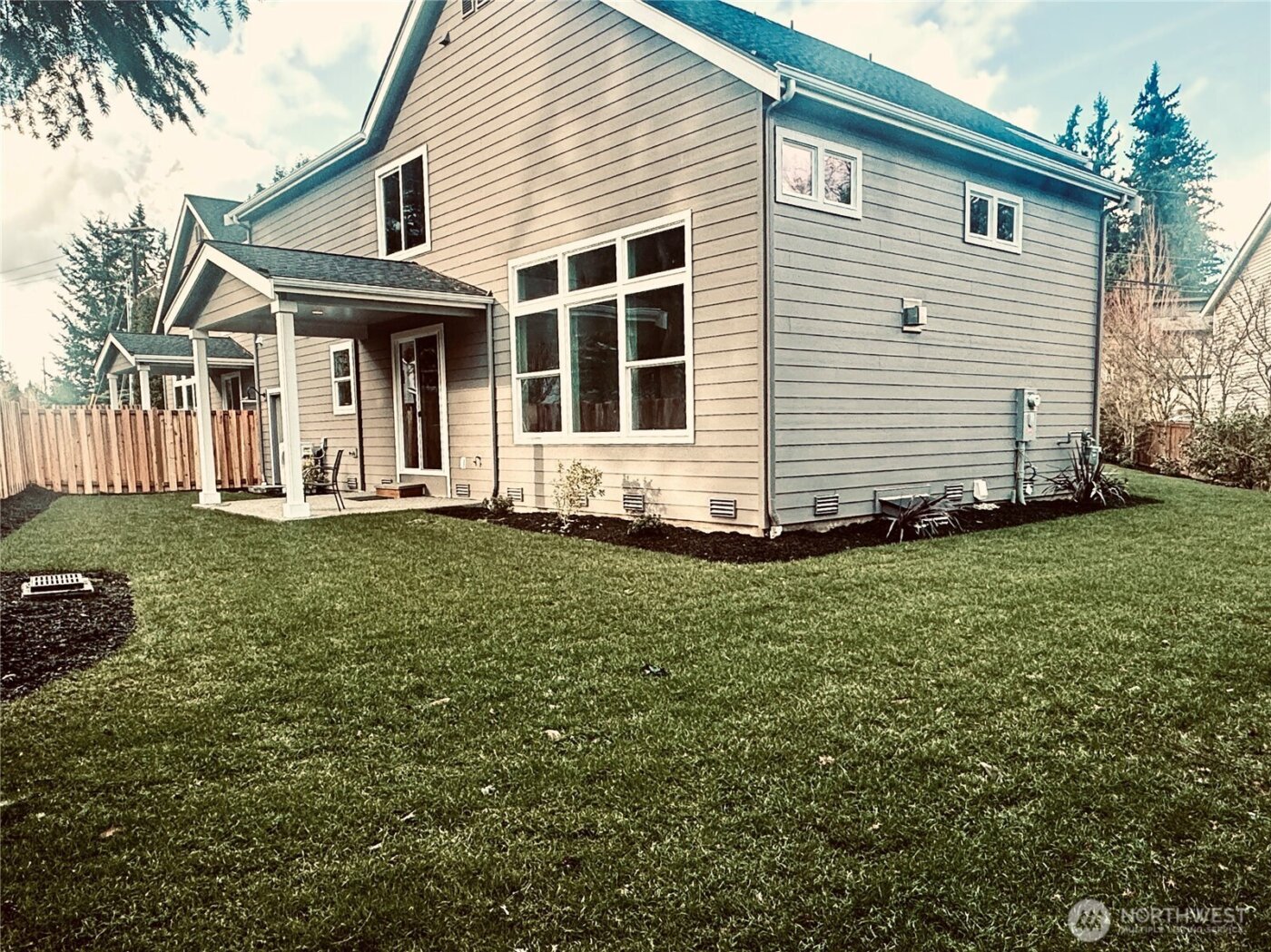 9207 NE 175th Street #B, Bothell, WA 98011