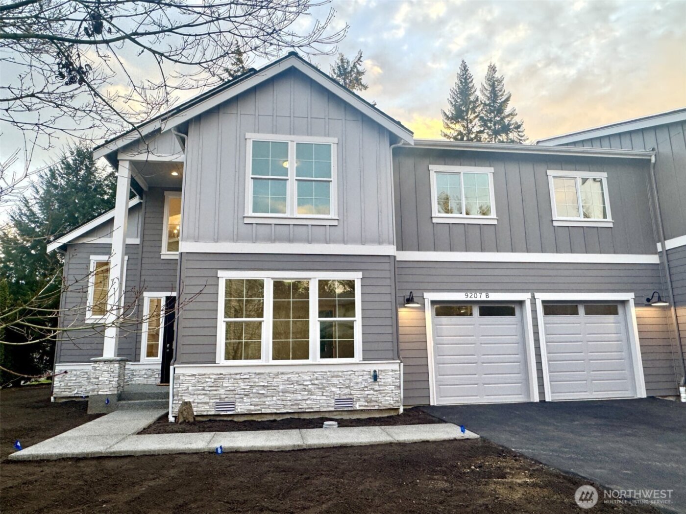 9207 NE 175th Street #B, Bothell, WA 98011