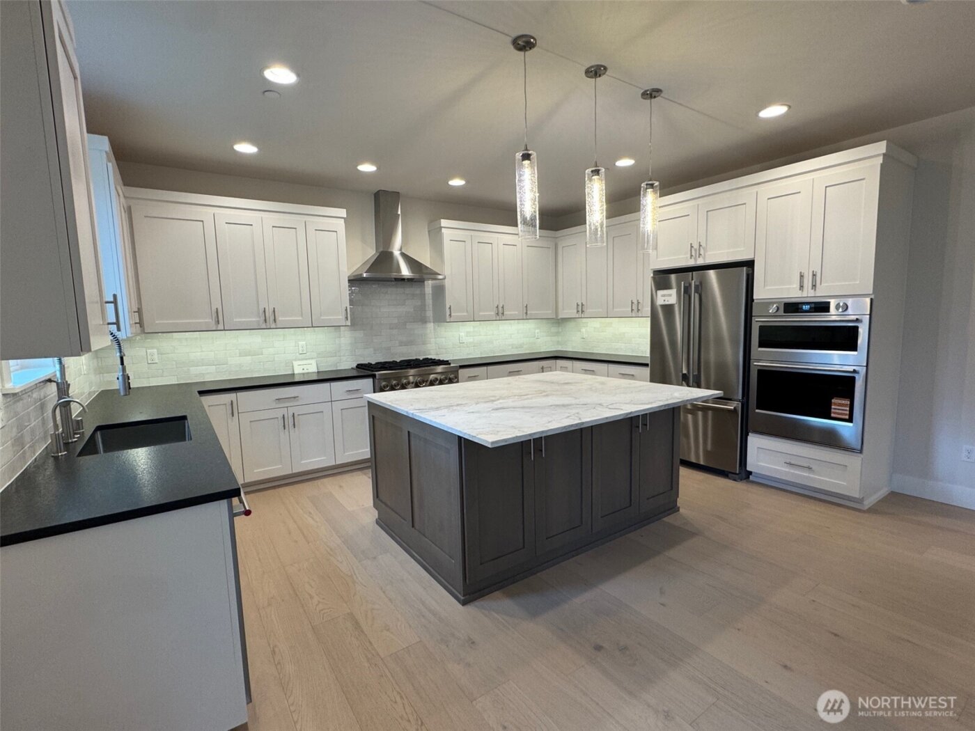 9207 NE 175th Street #B, Bothell, WA 98011