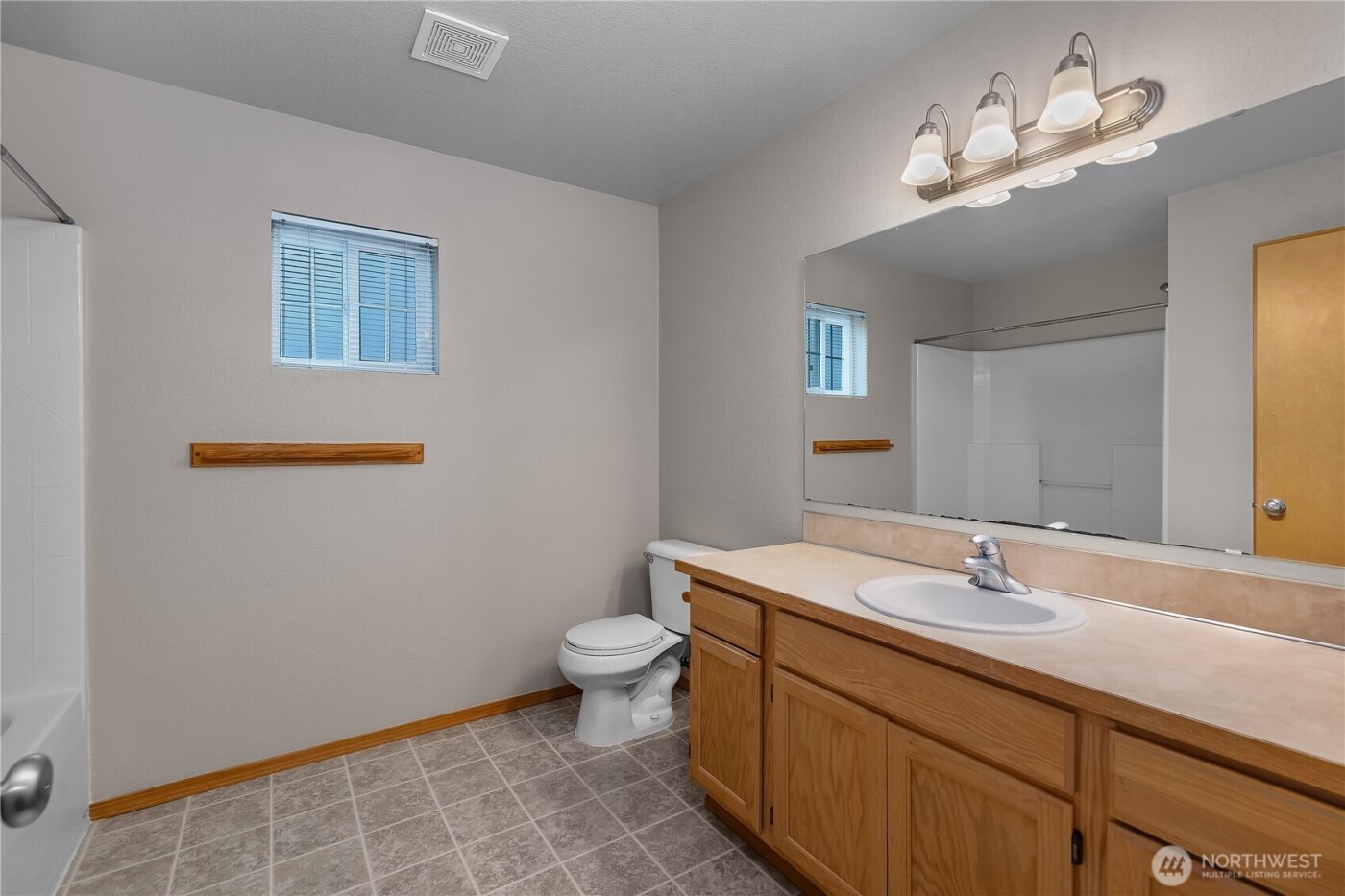 4736 Kapalea Way SE, Lacey, WA 98503