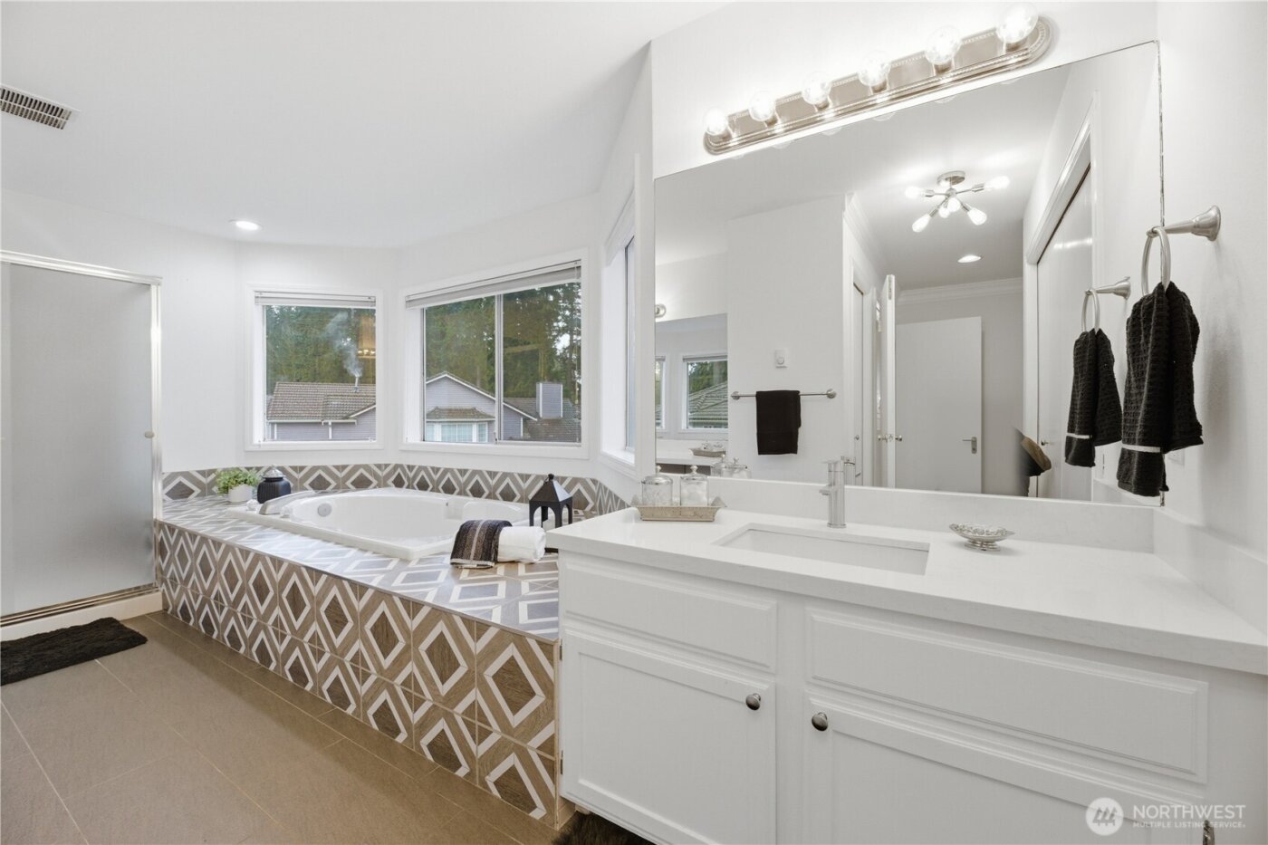 2000 Village Green Drive #16, Mill Creek, WA 98012