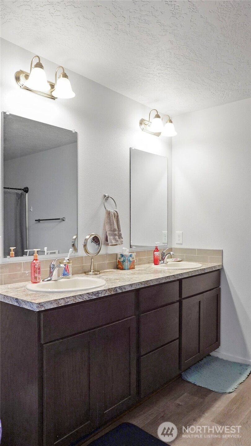 705 E Mt Adams Street , Othello, WA 99344